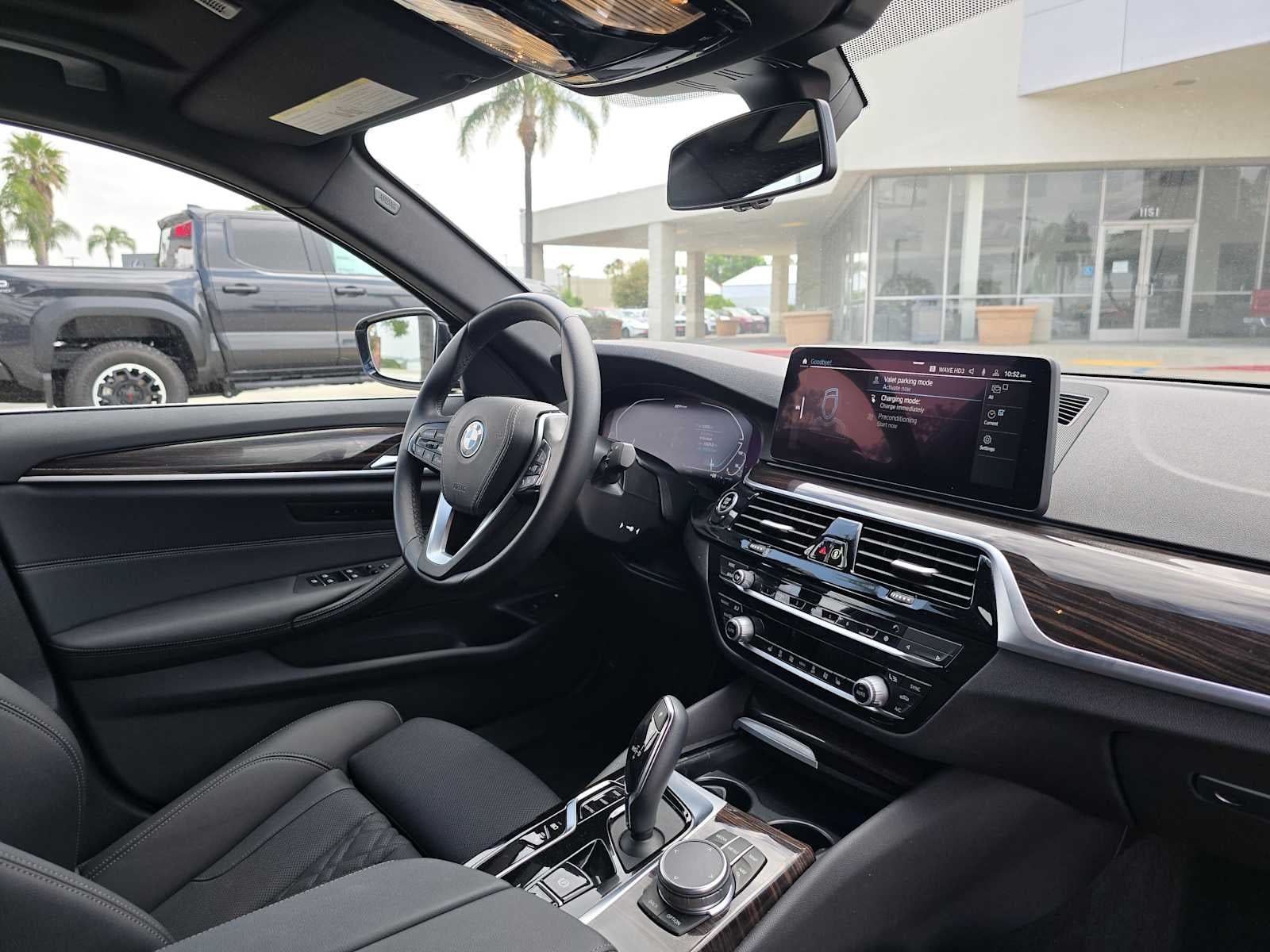 2023 BMW 530e 530e