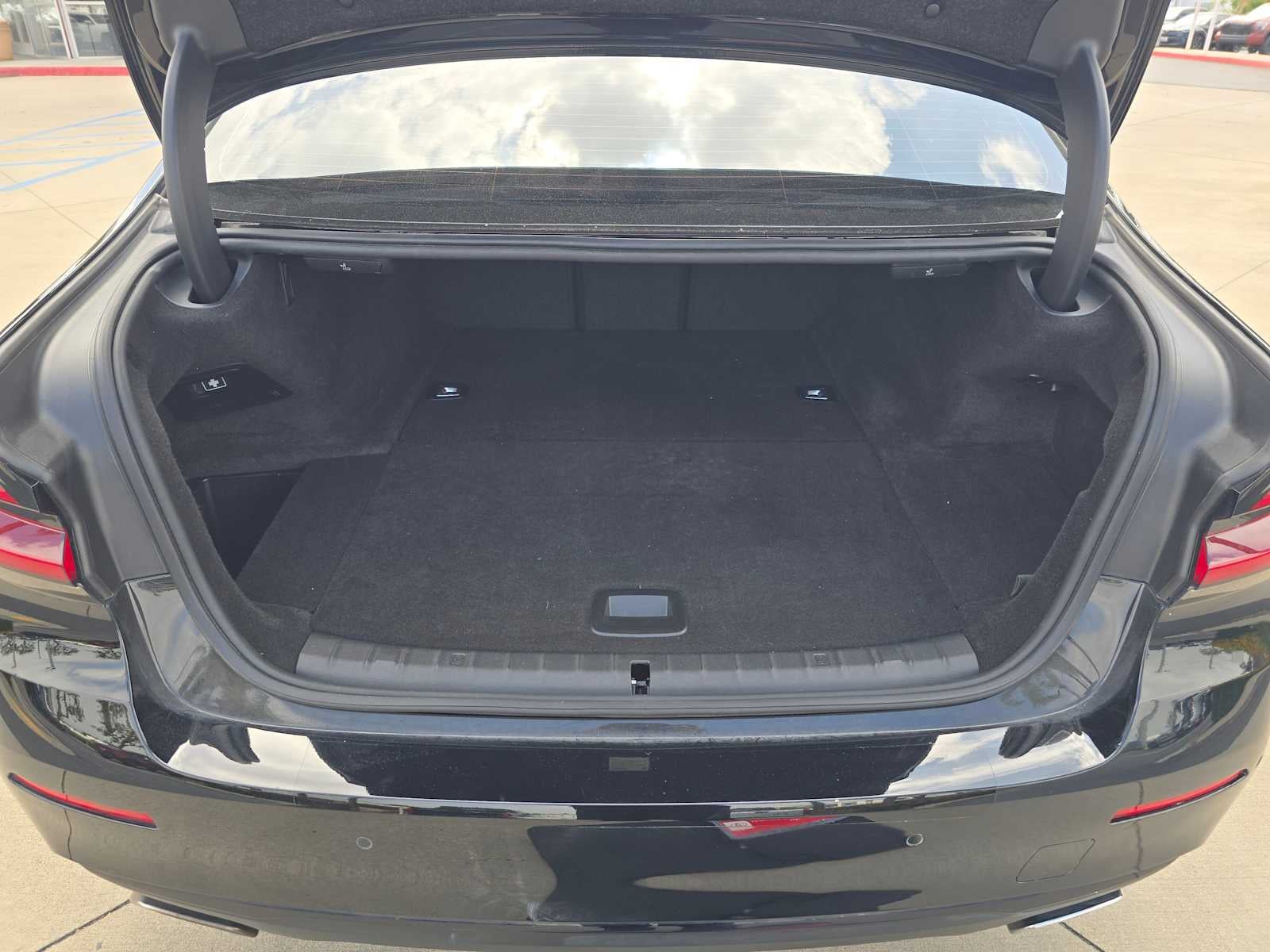 2023 BMW 530e 530e