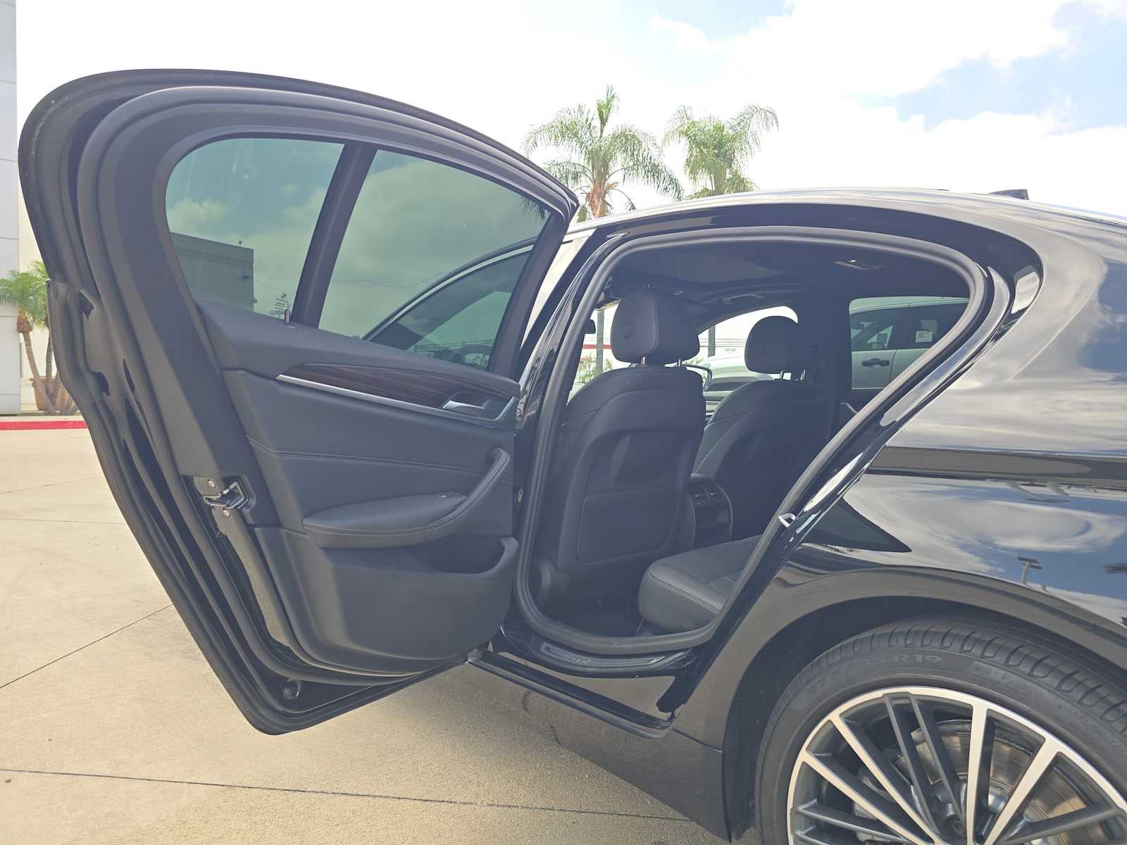 2023 BMW 530e 530e