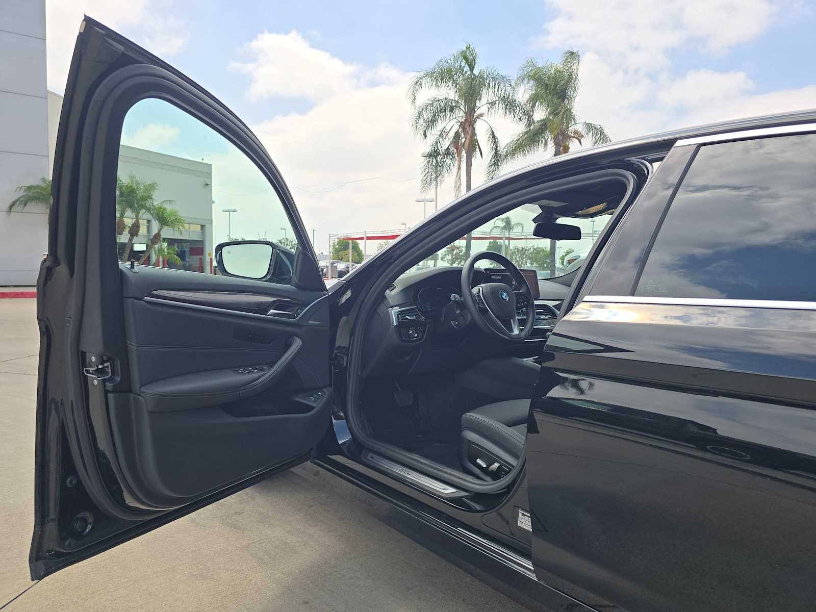 2023 BMW 530e 530e