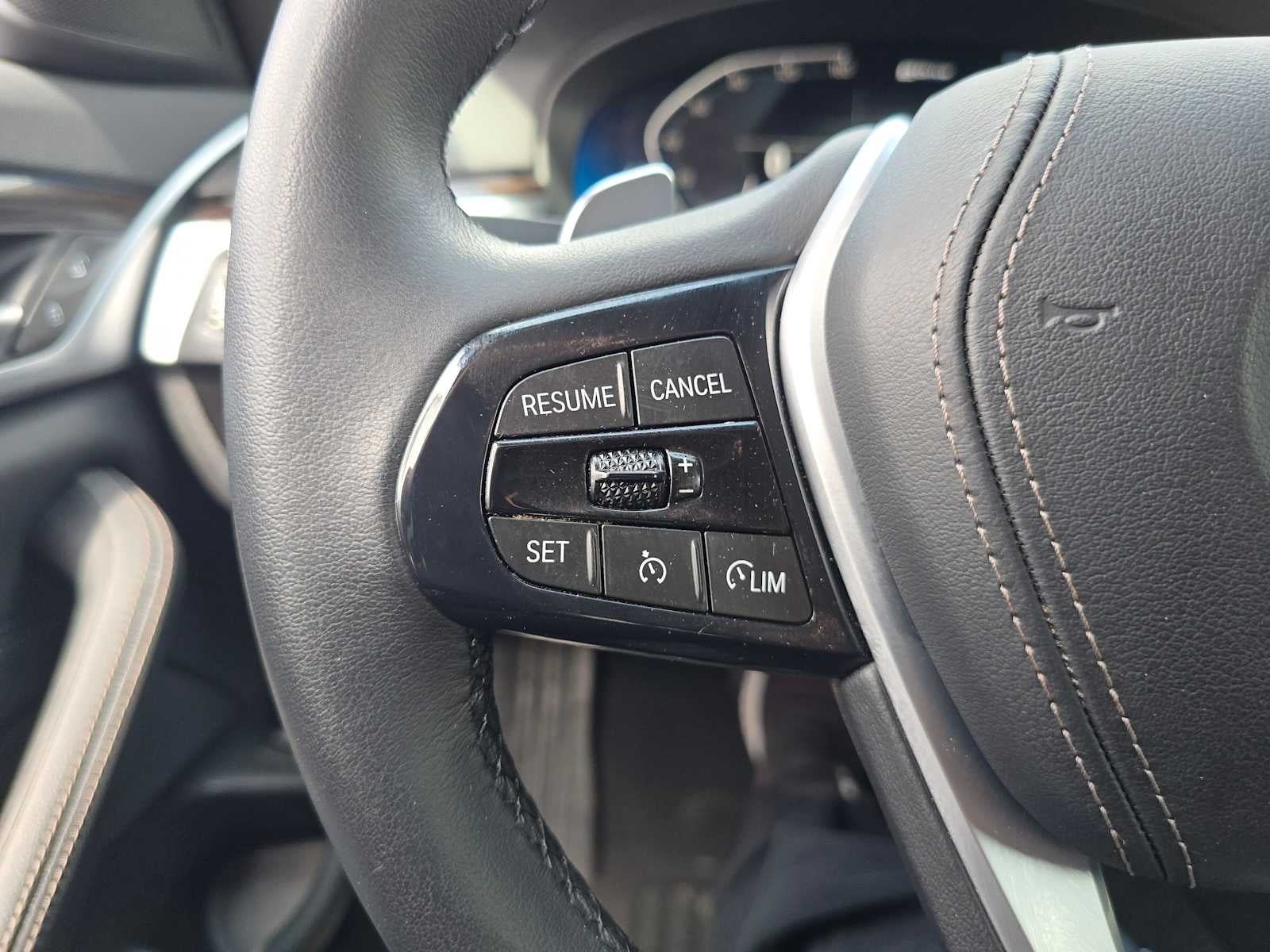 2023 BMW 530e 530e