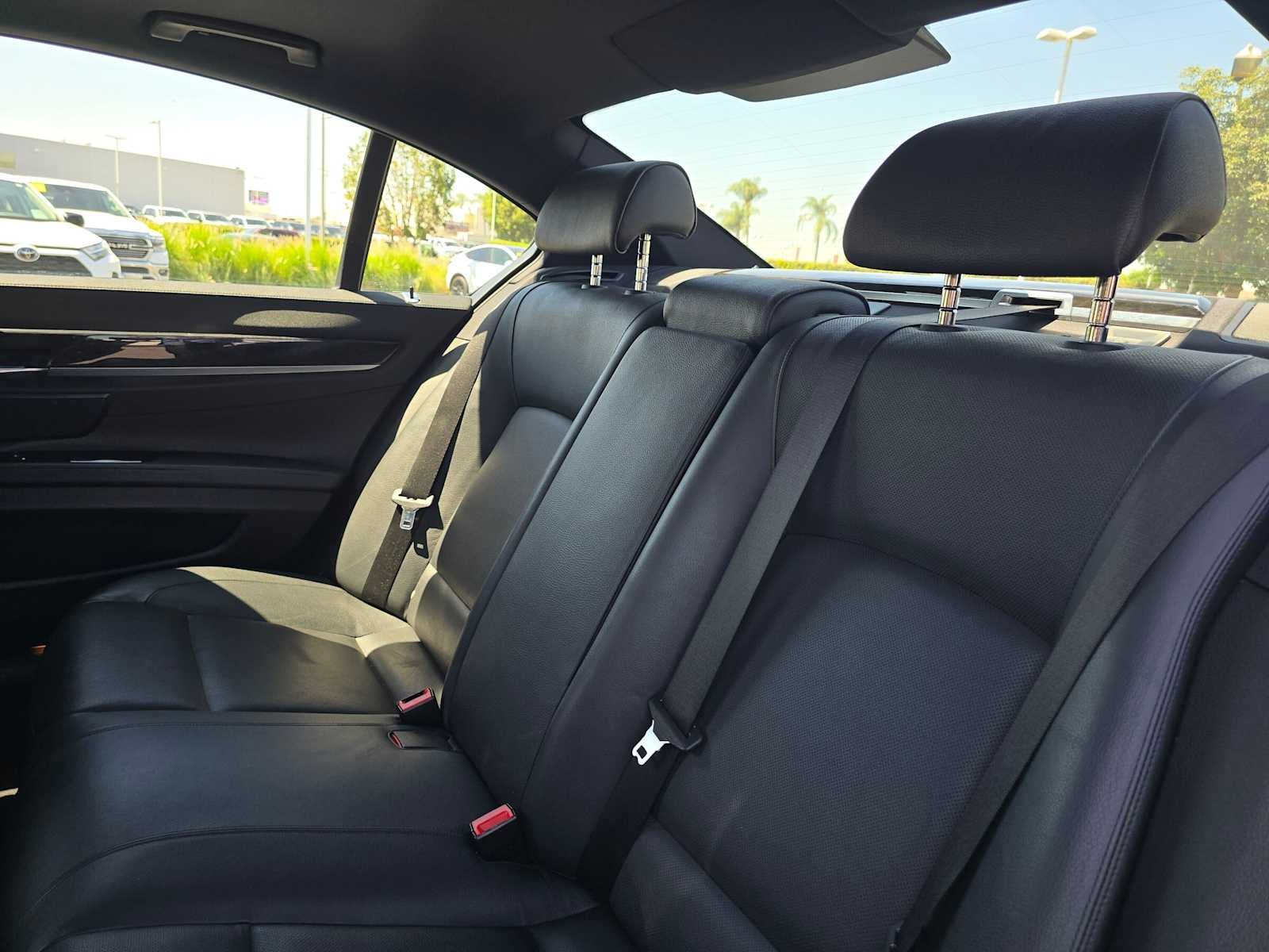 2015 BMW 740i 740i