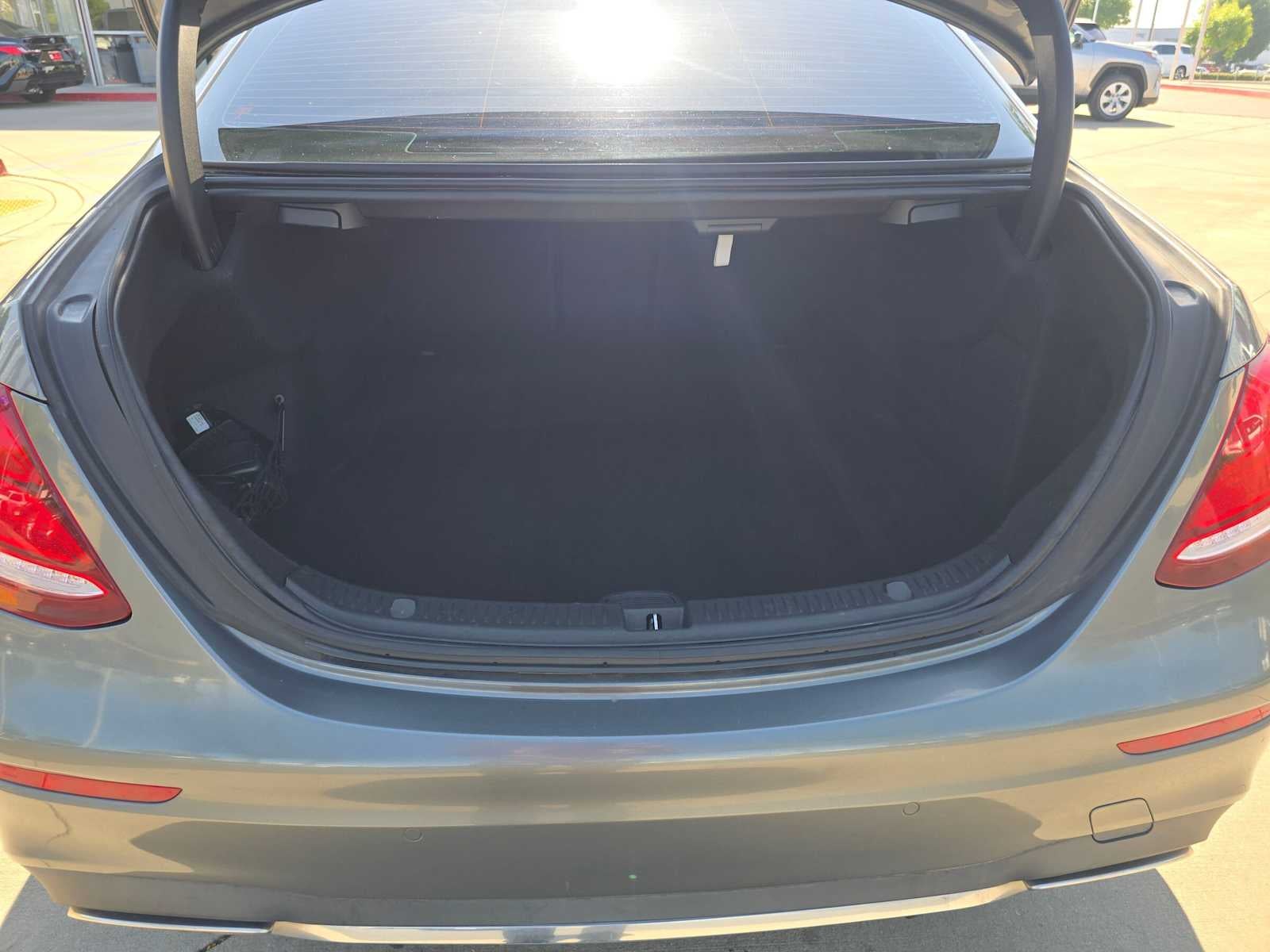 2018 Mercedes-Benz E 300 E 300