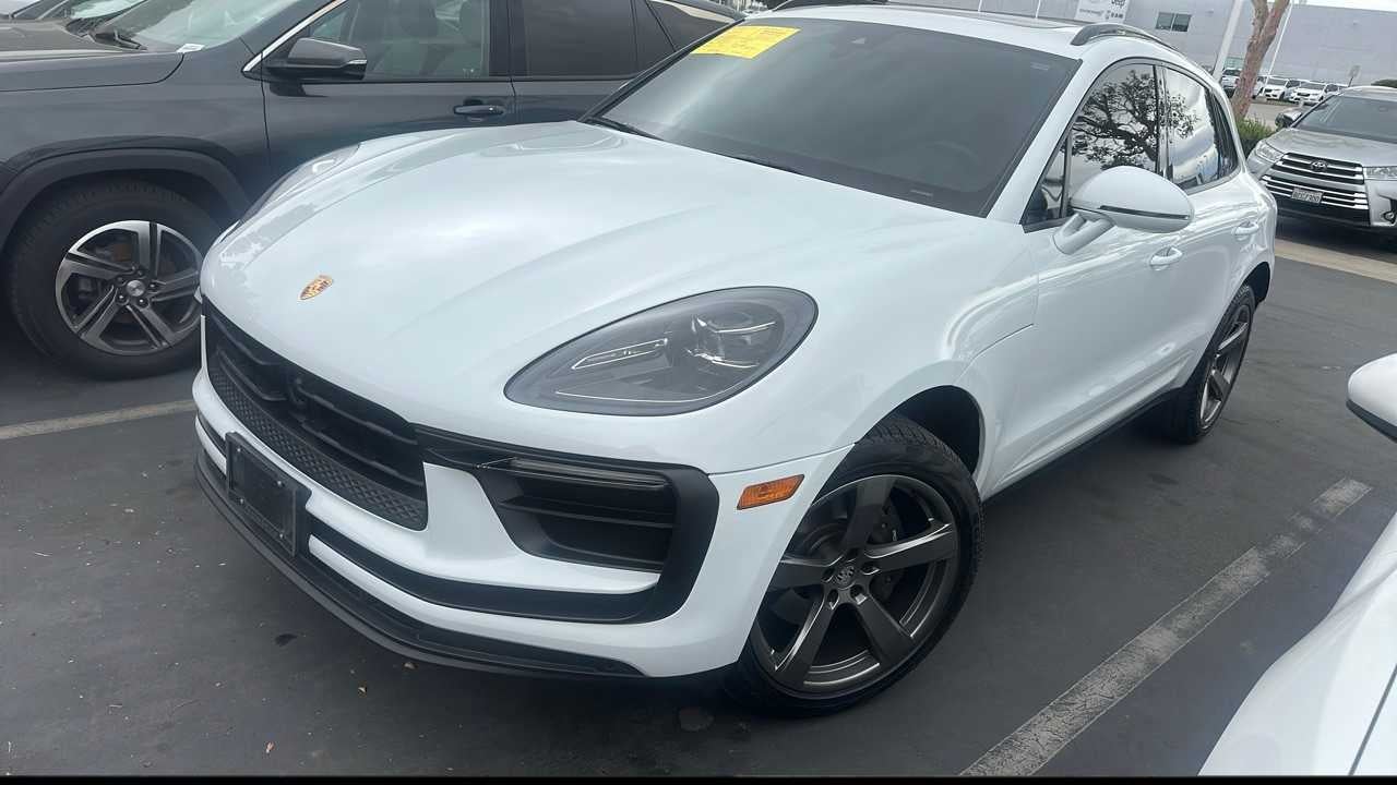 2024 Porsche Macan Base