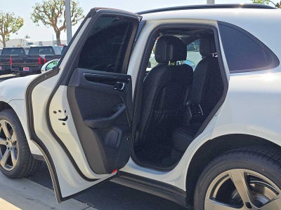 2024 Porsche Macan Base