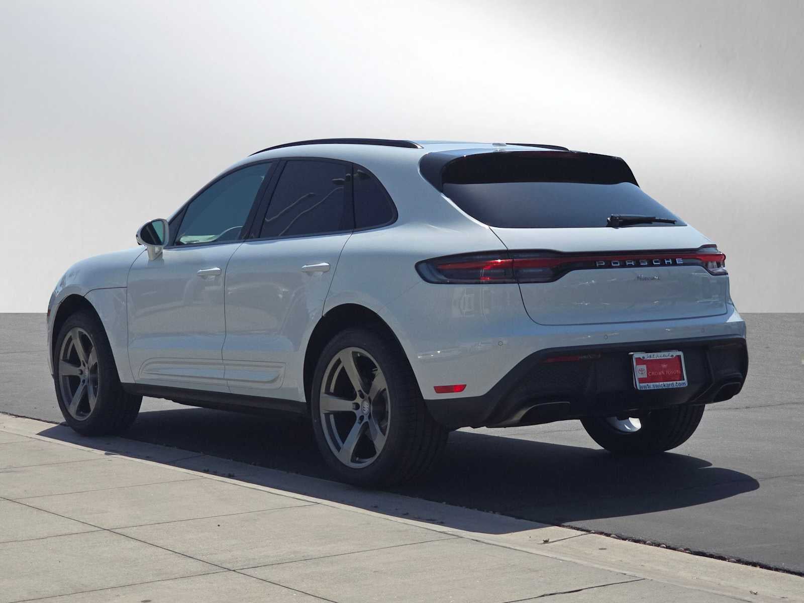 2024 Porsche Macan Base