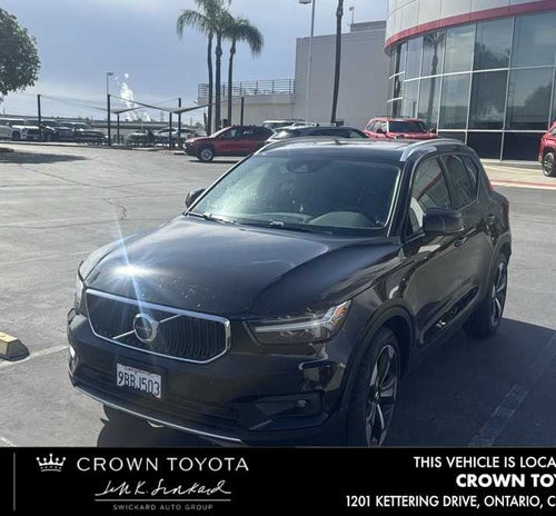 2022 Volvo XC40 Momentum