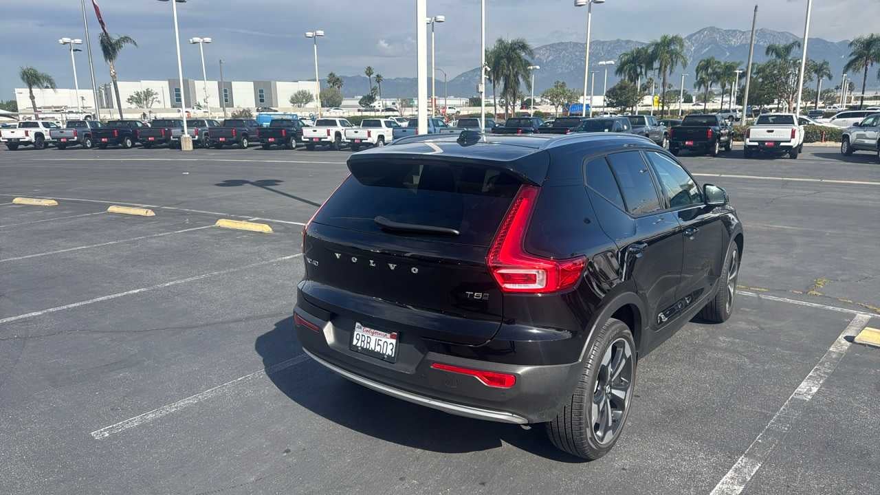 2022 Volvo XC40 Momentum