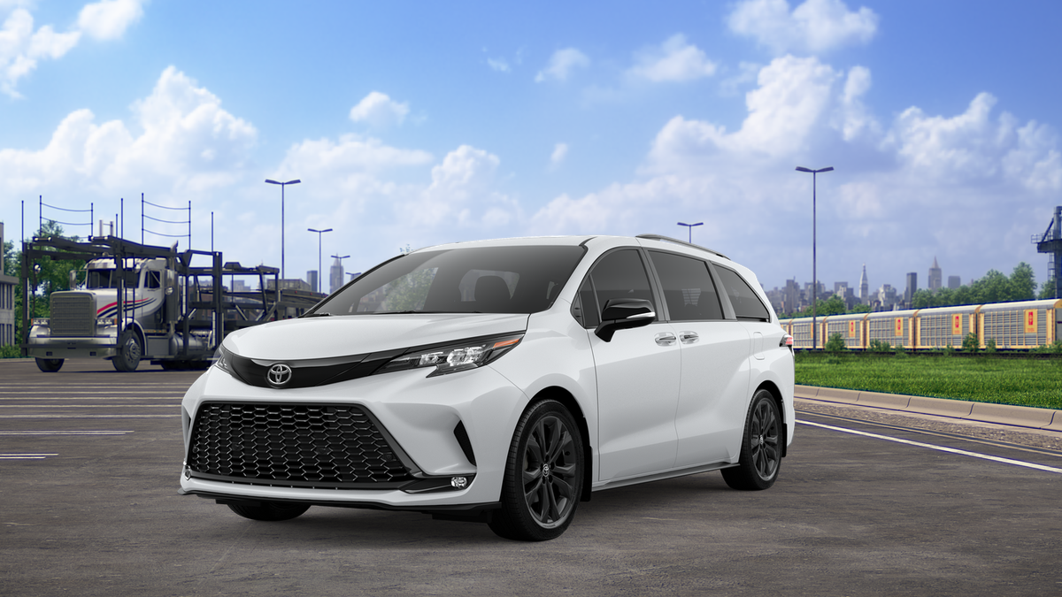 2026 Toyota Sienna XSE 7-Passenger Hybrid FWD's photo