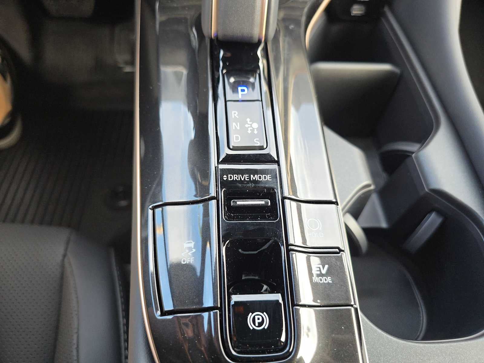 2025 Toyota Crown Signia Limited