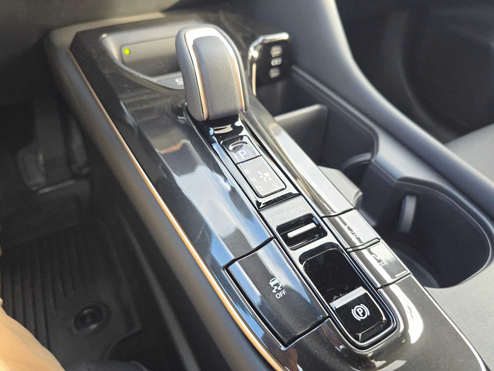 2025 Toyota Crown Signia Limited