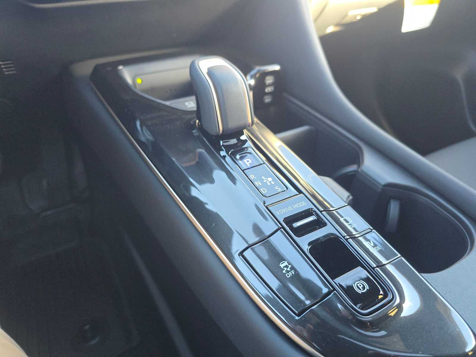 2025 Toyota Crown Signia Limited