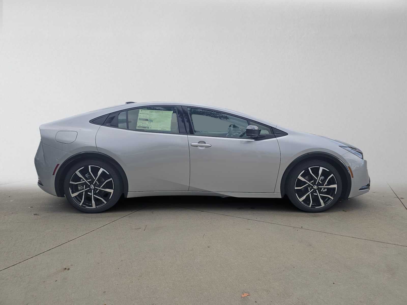 2027 Toyota Prius Plug-in Hybrid XSE Premium