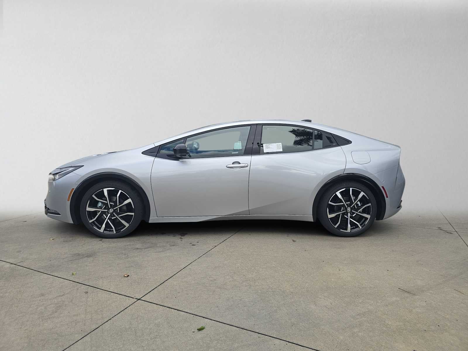2027 Toyota Prius Plug-in Hybrid XSE Premium