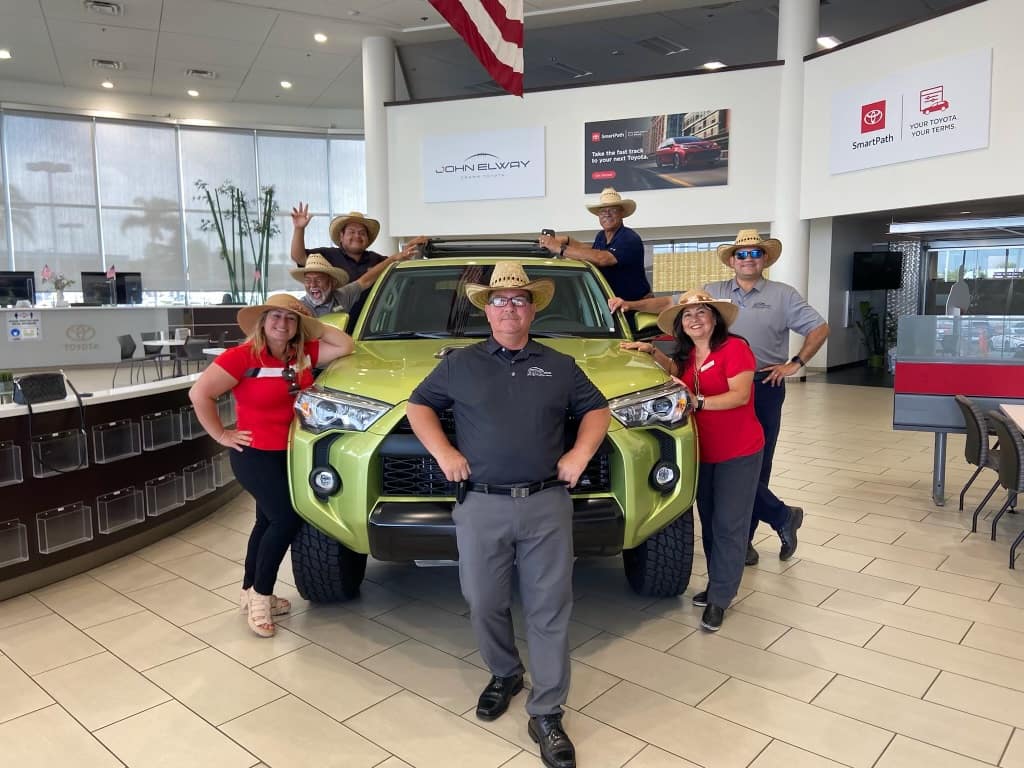 ¡Hablamos español en Crown Toyota!
